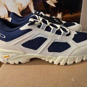 Oakley Sierra Terrain Team Navy FOF100541-6LE Mens US Size 10.5 Shoes Trail NEW
